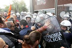 Atlantico: Η Ελλάδα βρίσκεται στα πρόθυρα... εμφυλίου!
