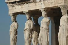 Le Monde: Η Ελλάδα αναρρώνει οικονομικά, ένα αστέρι έρχεται από την Αθήνα