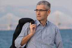 Άγγελος Τσιγκρής: «Οι μισοί Έλληνες δεν θα γιορτάσουν τα φετινά Χριστούγεννα…»