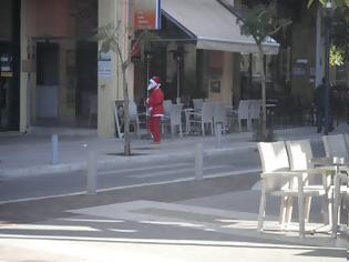 Φωτογραφία για Αγρίνιο: Τα κάλαντα της... κρίσης!