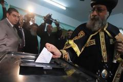 Σουνιτική δικτατορία πλέον στην Αίγυπτο. Εγκρίθηκε το νέο Σύνταγμα
