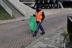 Μην ανοίξετε αν σας χτυπήσει ο «οδοκαθαριστής»!