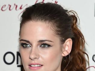 Φωτογραφία για Αντιγράψτε το look: τα sexy cat eyes της Kristen Stewart (videos)