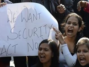 Φωτογραφία για Ινδία: Ειδική έρευνα για τον ομαδικό βιασμό της 23χρονης