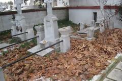 Εικόνα θλίψης και αγανάκτησης στο Στρατιωτικό Νεκροταφείο Τρικάλων
