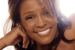 «Η Whitney Houston δολοφονήθηκε από εμπόρους ναρκωτικών»