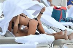 Ασυγκράτητη η Claudia Galanti