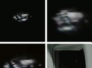 Φωτογραφία για Απίστευτο βίντεο! UFO ακολουθεί επιβατικό αεροπλάνο πάνω από το Χιούστον .