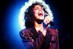 «Δολοφόνησαν τη Whitney Houston»