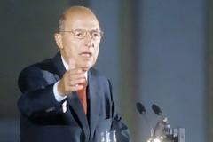 Σημίτης στη FAZ: Δεν φταίει η Ελλάδα, φταίει η Ευρώπη