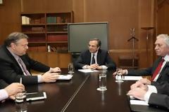 Aναγνώστης αρθρογραφεί: Ο ποιο υποδειγματικός χειρισμός είναι η άμεση παραίτηση της τρικομματικής συγκυβέρνησης