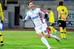 Ντακόλ, πρώτος σκόρερ σε Super League και Football League