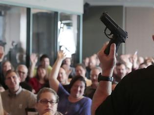 Φωτογραφία για LAPD .Οι εκπαιδευτικοι μαθαίνουν να χρησιμοποιούν όπλα στο σχολείο ΕΙΚΟΝΕΣ