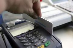 Σχέδιο για υποχρεωτική χρήση καρτών στις συναλλαγές από το 2013