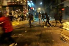 ΕΚΤΑΚΤΗ ΕΙΔΗΣΗ:ΣΟΒΑΡΑ ΕΠΕΙΣΟΔΙΑ ΣΤΟ ΑΓΡΙΝΙΟ..ΑΝΤΙΕΞΟΥΣΙΑΣΤΕΣ ΕΠΙΤΈΘΗΚΑΝ ΜΕ ΡΟΠΑΛΑ ΜΕΣΑ ΣΕ ΚΑΤΑΣΤΗΜΑ ΠΟΥ ΗΤΑΝ ΧΡΥΣΑΥΓΙΤΕΣ
