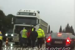 Σφοδρή σύγκρουσης Νταλίκας με Ι.Χ αυτοκίνητο στην Εθνική Οδό Κορίνθου - Πατρών