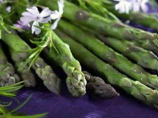 Φωτογραφία για «Αντίδοτο» τα σπαράγγια στο αλκοόλ