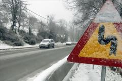 Αχαΐα: Κλειστοί δρόμοι στα ορεινά λόγω χιονιού, πάγου αλλά και κατολισθήσεων