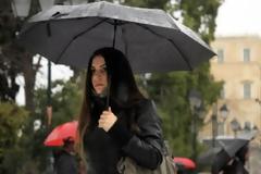 Προβλήματα στην Αττική από τη συνεχή βροχόπτωση