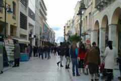 Πάτρα: Ανοιξαν τα καταστήματα αλλά ο κόσμος δεν ψώνισε
