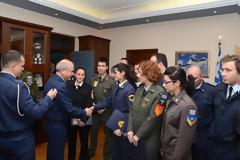 Πρωτοχρονιάτικα Κάλαντα από τη Μικτή Χορωδία των Ενόπλων Δυνάμεων στον Αρχηγό ΓΕΑ