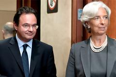 Πολιτικοί-καραγκιόζηδες στήνουν Προανακριτική για μια λίστα που χαρακτήρισαν 