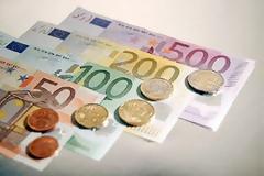 Προς νέα ρύθμιση με πολλές δόσεις για την εξόφληση των ληξιπρόθεσμων
