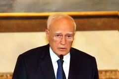 ΤΟ ΠΡΩΤΟΧΡΟΝΙΑΤΙΚΟ ΜΗΝΥΜΑ ΤΟΥ ΚΑΡΟΛΟΥ ΠΑΠΟΥΛΙΑ