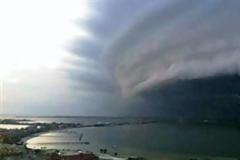 Πλημμύρες από τυφώνα στη Ν. Ζηλανδία