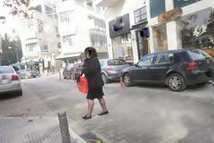 Τετραπλό παρκάρισμα πάνω στο ποδηλατόδρομο στα Τρίκαλα