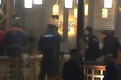 Ληστές με καλάσινικοφ «έγδυσαν» θαμώνες καφενείου στην Παλλήνη
