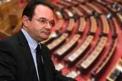 Αυτή είναι η πρόταση των τριών κομμάτων για την Προανακριτική στον Παπακωνσταντίνου.. Tον παραπέμπουν σαν «κοινό εγκληματία»