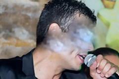Γιατρός προς Έλληνα τραγουδιστή «ή σταματάς τις εμφανίσεις ή πεθαίνεις»