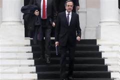 Με αποσυντονισμό λόγω λίστας κινδυνεύει η τρικομματική κυβέρνηση!