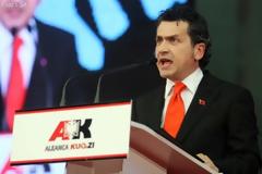 Η Ερυθρόμαυρη Συμμαχία προκαλεί την Χρυσή Αυγή: Μην τολμήσετε να πατήσετε το πόδι σας στην Αλβανία!