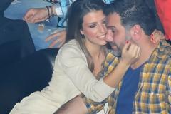 Γρηγόρης Αρναούτογλου - Κατερίνα Κόκλα Οι τρυφερές στιγμές σε νυχτερινή έξοδο