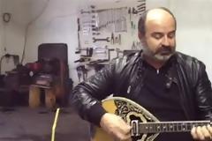Το χαστούκι του Κασιδιάρη έγινε ....ρεμπέτικο