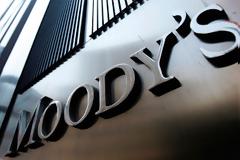 Ο οίκος αξιολόγησης Moody’s χτυπάει καμπανάκι στις ΗΠΑ