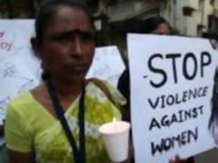 Φωτογραφία για Ινδία: Τον απαγχονισμό των δραστών ζητεί ο πατέρας της φοιτήτριας