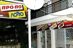 Κατεβάζουν τα στόρια οι πράκτορες