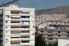 Στα Τάρταρα οι τιμές των ακινήτων - Μειωμένες και οι αγοραπωλησίες