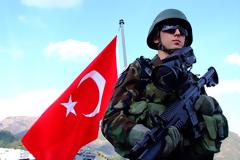 Αρθρο-Βόμβα του Μεχμέτ Αλι Μπιράντ στη Hurriyet: 