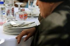 BBC: Εκατοντάδες φτωχοί σε συσσίτια της Πρωτοχρονιάς στην Αθήνα