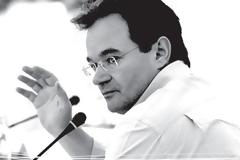 ECONOMIST: ''ΕΝΟΧΟΣ Η ΕΞΙΛΑΣΤΗΡΙΟ ΘΥΜΑ Ο ΠΑΠΑΚΩΝΣΤΑΝΤΙΝΟΥ;