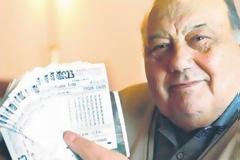ΑΠΙΣΤΕΥΤΟ:Γλίτωσε 7 φορές από θάνατο και κέρδισε το λαχείο!