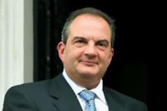 Δείτε το εσωτερικό του γραφείου του Καραμανλή που πωλήθηκε αντί 700.000 ευρώ