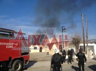 Φωτογραφία για Η ανακοίνωση της αστυνομίας για τα επεισόδια με τους Ρομά στο Αιτωλικό - 2 οι συλλήψεις, 5 οι προσαγωγές - Έκαψαν σπίτια