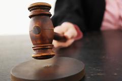 Eως 31/1 η δ' δόση των αναδρομικών στους δικαστικούς