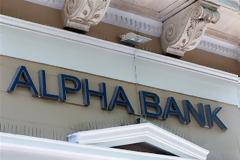 Alpha Bank: Προκλητική η φορολογική επιβάρυνση των χαμηλόμισθων