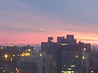Φωτογραφία για Άγνωστα φώτα που αναβοσβήνουν πάνω από τη Νέα Υόρκη - 31 Δεκέμβρη 2012